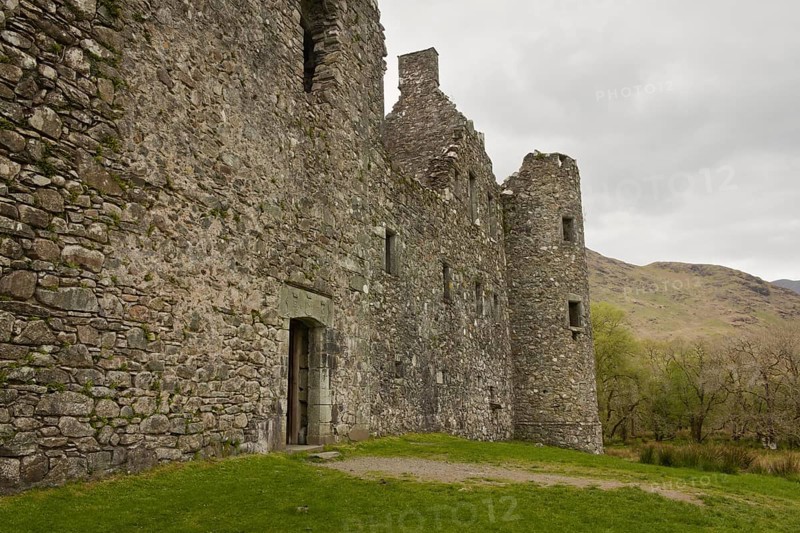 Kilchurn Castle was built in the mid-1400s by Sir Colin Campbell, 1st Lord of Glenorchy.