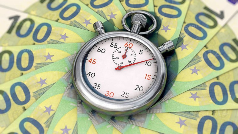 Symbolic image on the subject of the euro and time