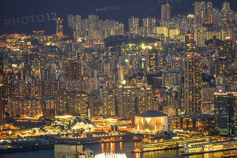 Hong Kong night view seen from Victoria Peak. Shooting Location: Hong Kong Special Administrative Region