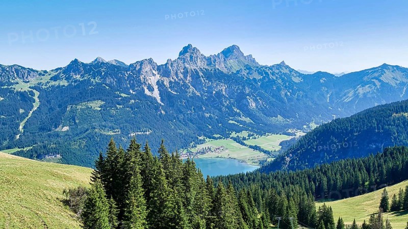 View of the Haldensee and the Tannheim mountains from the Neunerköpfle