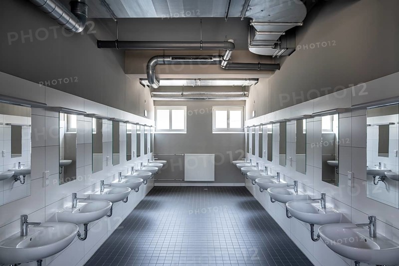 Bochum, main cemetery, depot, refurbishment of the heritage-protected existing buildings, changing rooms