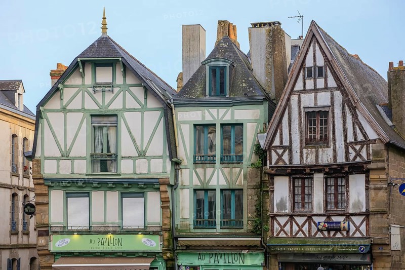 Three half-timbered houses on the Place de la Republique, Auray, Morbihan department, Bretagne Breizh region, France, Europe
