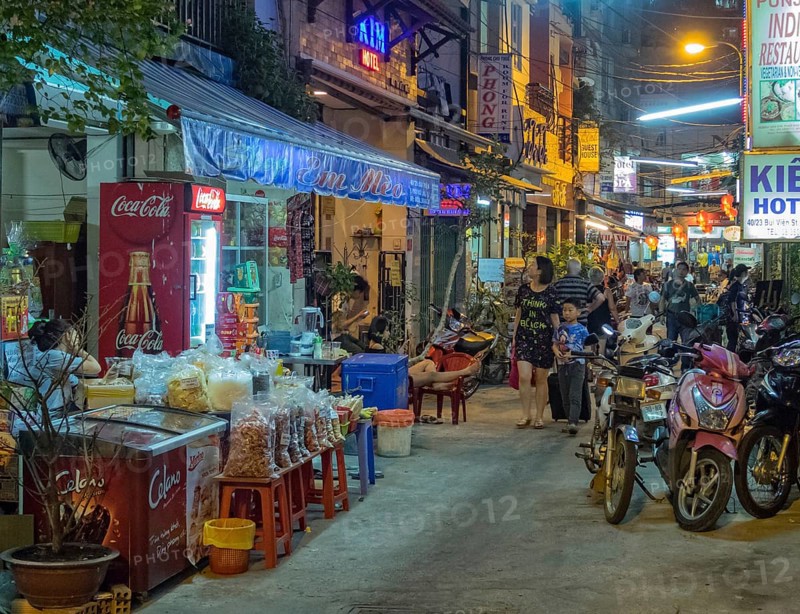 Bui Vien Street is a busy pedestrian area in the evening full of restaurants, bar, club and hotels, Ho Chi Minh City, Vietnam, Asia