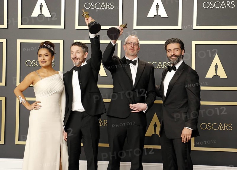 Mark Taylor, Stuart Wilson, Salma Hayek and Oscar Isaac at the 92nd Academy Awards, Press Room held at the Dolby Theatre in Hollywood, USA on February 9, 2020