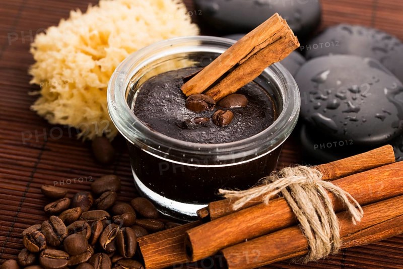 Homemade face and body organic all natural coffee scrub (peeling) with cinnamon