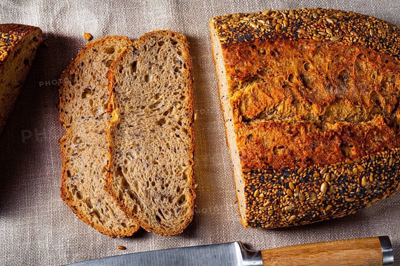 Linseed bread with a poppy seed and sesame mixture