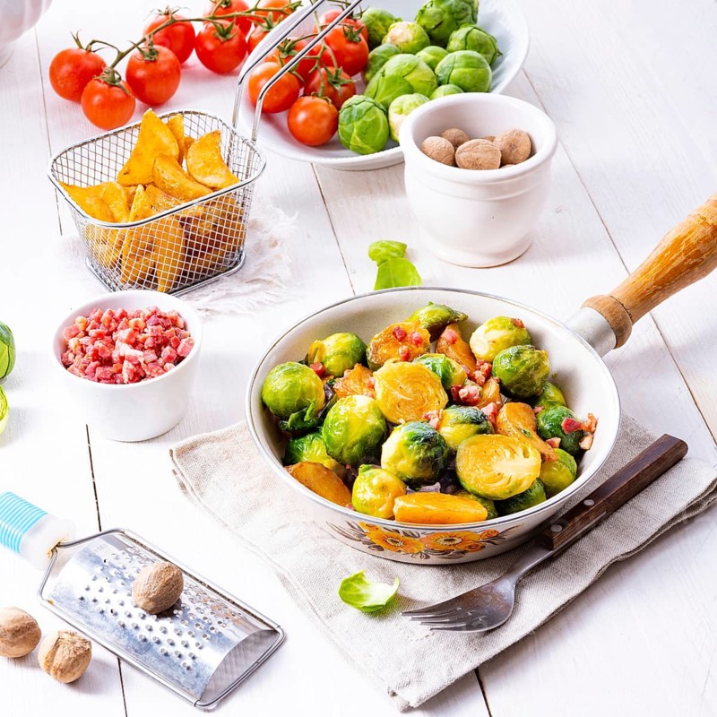 Roasted Brussels sprouts with honey and sesame seeds from the oven