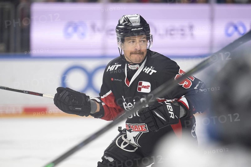 LanxessArena, North Rhine-Westphalia, Moritz Müller (Cologne Sharks, #91), PENNY DEL, Cologne Sharks-ERC Ingolstadt on 22/11/2024 at the LanxessArena in Cologne Germany