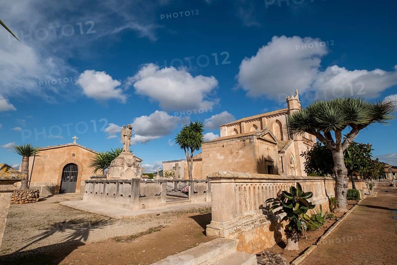 Angel over Miguel Mataro funerary monument, Llucmajor cemetery, Majorca, Balearic Islands, Spain, Europe