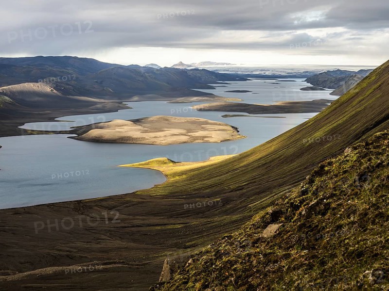 Lake Langisjór, highlands, behind the glacier edge of Vatnajökull, Iceland, Europe