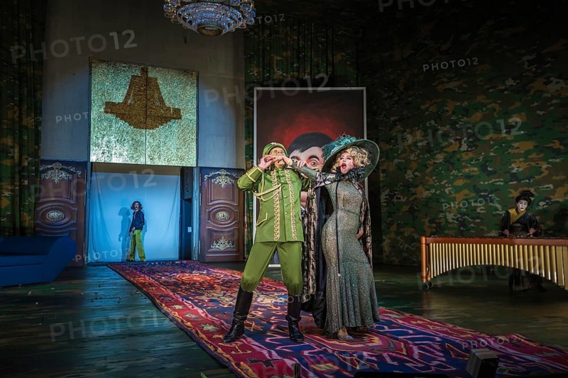 Production by Herbert Fritsch at the Schaubühne Berlin with Bastian Reiber, Florian Anderer and Ursina Lardi (press performance on 22 October 2018)