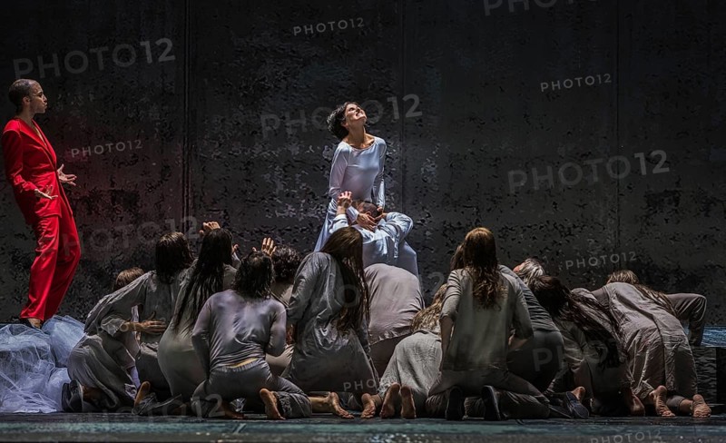 ?dipe by George Enescu (Komische Oper, Berlin) . Tragédie lyrique in four acts and six scenes (1936) Poetry by Edmond Fleg after Sophocles. Press performance on 26 August 2021. ?dipe: Leigh Melrose Tirésias: Jens Larsen Créon: Joachim Goltz Le grand prêtre: Vazgen Gazaryan Le veilleur: Shavleg Armasi Le berger: Johannes Dunz Laios, father of ?dipe: Christoph Späth Jokaste, mother of ?dipe: Karolina Gumos La Sphinge: Katarina Bradi? Antigone: Mirka Wagner Mérope: Susan Zarrabi