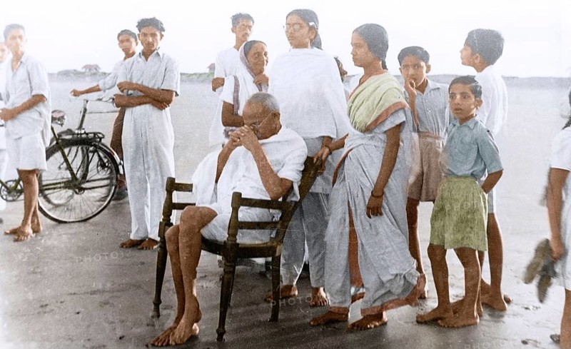 Mahatma Gandhi sitting on chair on Juhu Beach, Mumbai, Maharashtra, India, Asia, May 1944, Asia