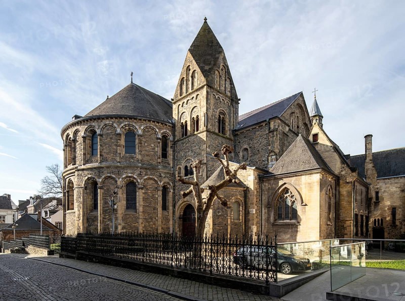 Maastricht, Basilica of Our Lady, Basiliek van Onze-Lieve-Vrouw-Tenhemelopneming, choir from the north-east
