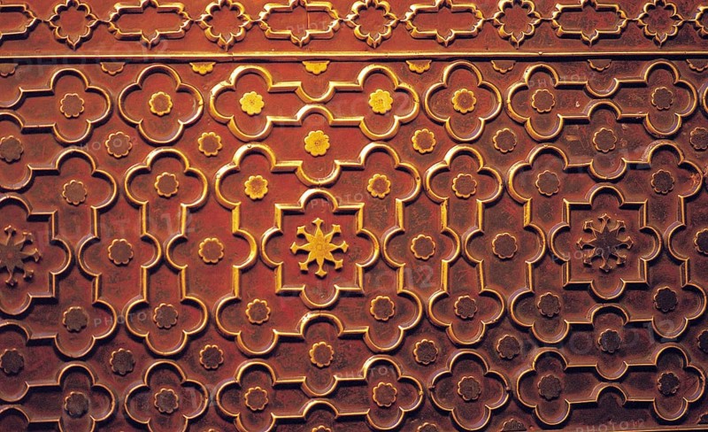 Elaborate decorative sandstone wall of taj mahal, agra, uttar pradesh, india, asia