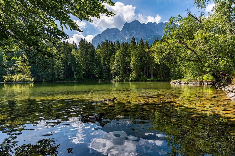 Fantastic round hike around the beautiful Eibsee at the Tiroler Zugspitze Arena