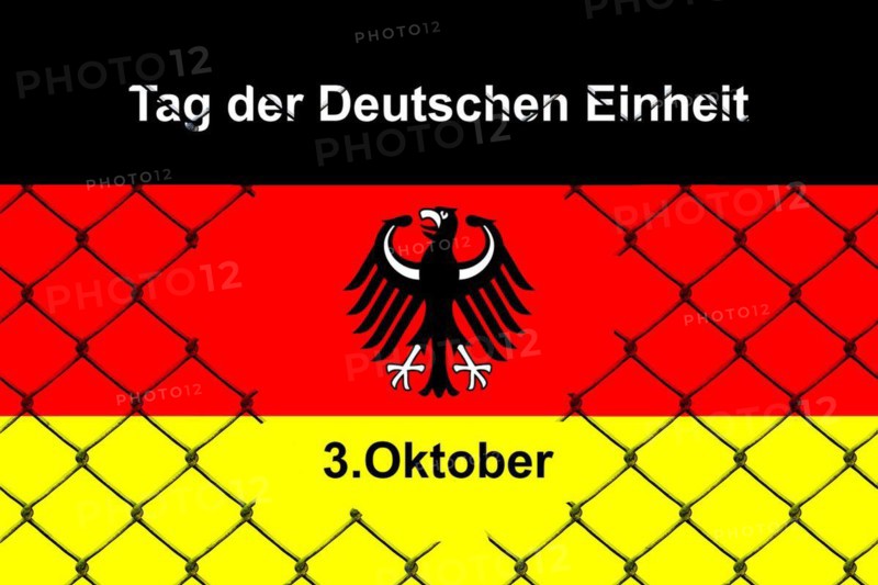 3 October, Day of German Unity, federal eagle, national colours, map of Germany, black-red-gold, chain-link fence