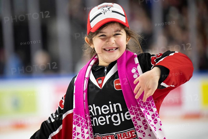 Laura Dick Cologne, LanxessArena, North Rhine-Westphalia,, PENNY DEL, Kölner Haie- Löwen Frankfurt on 30/12/2024 at the LanxessArena in Cologne Germany, CONTINENT_