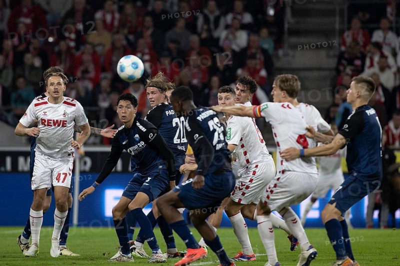 Andreas Dick (DFL/DFB REGULATIONS PROHIBIT ANY USE OF PHOTOGRAPHS AS IMAGE SEQUENCES AND/OR QUASI-VIDEO), RheinEnergieStadion, Cologne, North Rhine-Westphalia, Mathias Olesen (1.FC Köln, midfield, #47), Tjark Scheller (defence, SC Paderborn 07, #25), Felix Götze (defence, SC Paderborn 07, #20), Julian Pauli (1.FC Köln, defence, #24), Santiago Castaneda (midfield, SC Paderborn 07, #5), 2nd Bundesliga, 1.FC Köln, SC Paderborn 07 on 25.10.2024 at the RheinEnergieStadion in Cologne Germany
