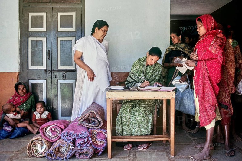 Gandhian women NGO social worker helping to tribal women, Gujarat, India, Asia