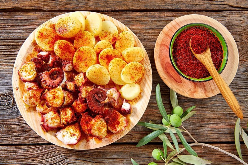 Tapas Pulpo a Feira with octopus potatoes gallega style and paprika recipe from Spain
