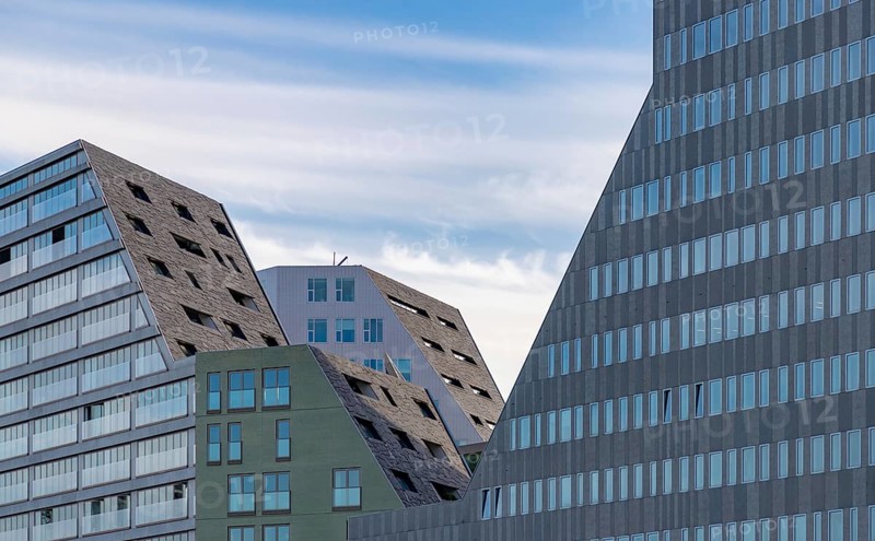 A picture of the architecture of the modern Palace of Justice of Amsterdam