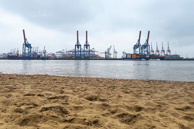 Hamburg with Elbe, beach harbour cranes, industry, loading, trade, customs, maritime trade, container, Germany, Europe