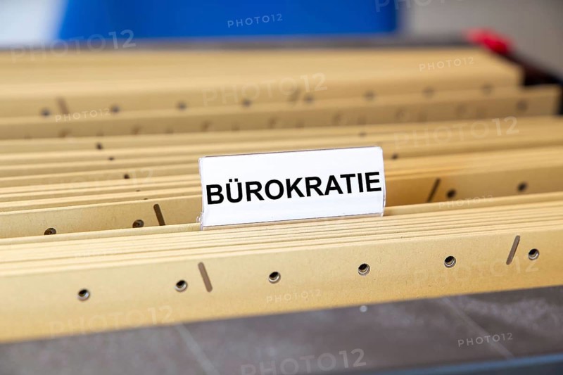Sign with the inscription BÜROKRATIE on a suspension file folder (symbolic image)