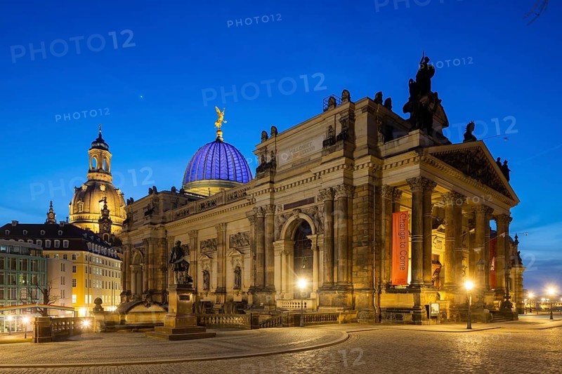 Brühl's Terrace with Church of Our Lady, Semper Monument, Fama Dome and Art Gallery in the Lipsius Building, Dresden, Saxony, Germany, Europe