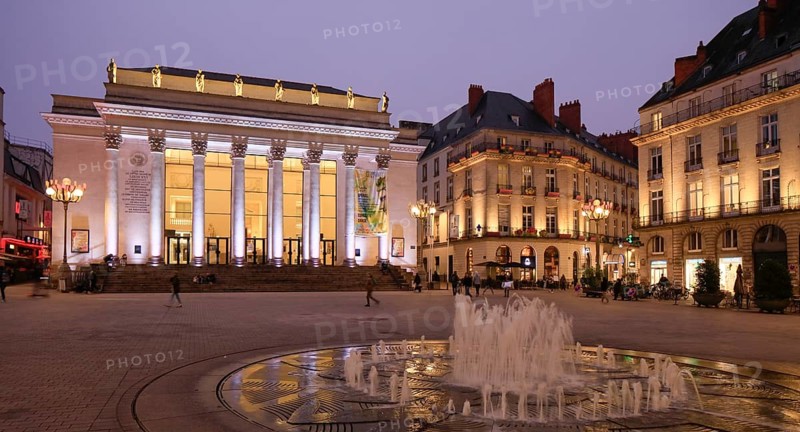Place Graslin with opera house Theatre Graslin in the evening, Nantes, Departement Loire-Atlantique, Region Pays de la Loire, France, Europe