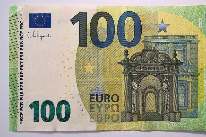 Symbol photo for cash, 100 euro note, North Rhine-Westphalia, Germany, Europe