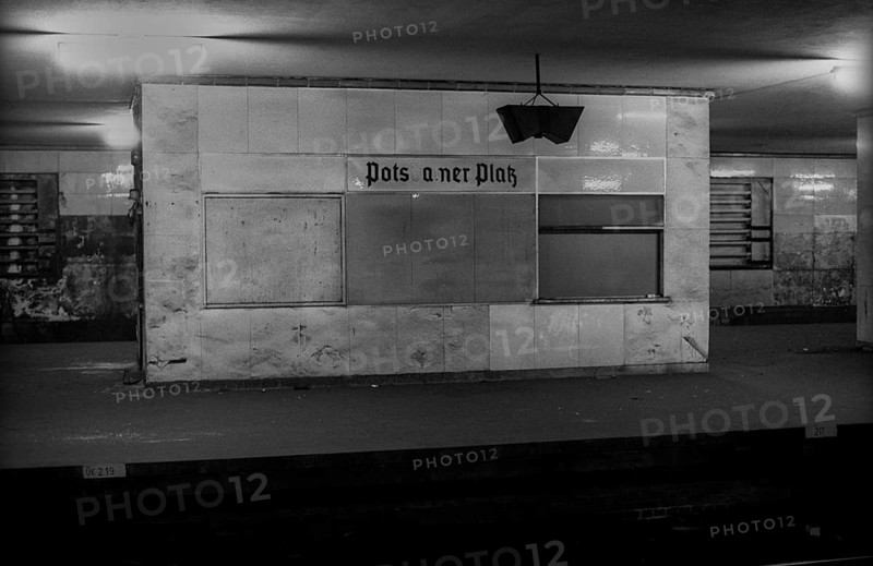 GDR, Berlin, 17 June 1990, Potsdamer Platz S-Bahn station, 28 years of ghost station