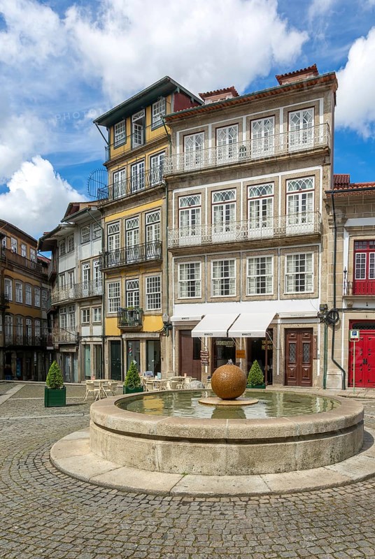 Historic buildings Largo da Misericórdia, city centre of Guimaraes, northern Portugal