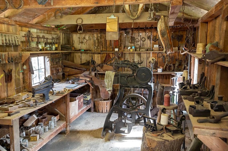 Clinton, Tennessee - The Museum of Appalachia, a collection of pioneer buildings and artifacts