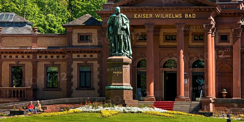 Kaiser-Wilhelms-Bad with monument to Kaiser Wilhelm I in the spa gardens of Bad Homburg vor der Höhe, Hesse, Germany, Europe