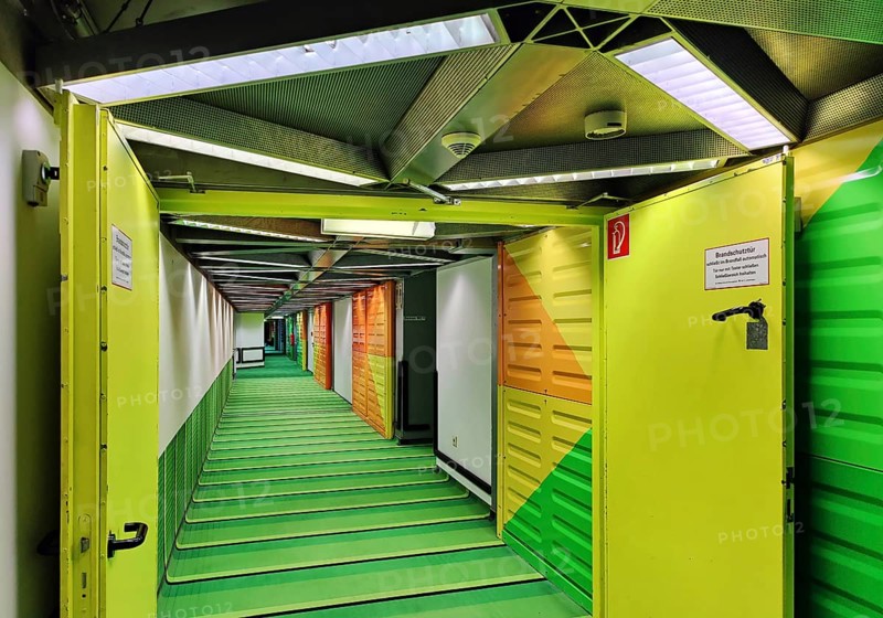 Listed RWTH Aachen University Hospital, interior photograph, high-tech architecture, North Rhine-Westphalia, Germany, Europe