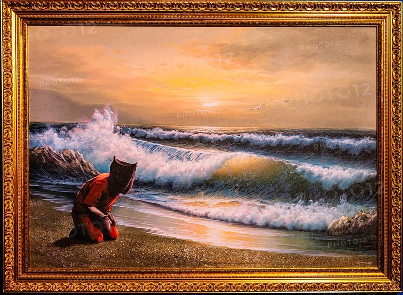 Banksy - Guantanamo Bay, Crude Oils, Haeftling in contrast to the idyllic seascape, 2005, exhibition The World of Banksy