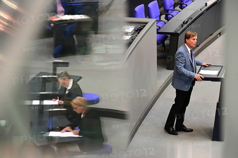 Dr Bernd Baumann (AfD) spoke at the tenth sitting of the Bundestag on the agenda item Interpretation of the Rules of Procedure. This concerns the distribution of nomination rights for the chairs of committees