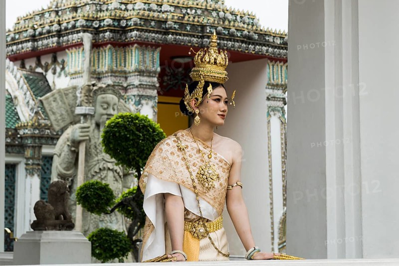 Thai traditionally and festively dressed young woman, Wat Pho, Bangkok, Thailand, Asia