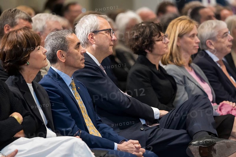 Ugur Sahin (founder of Biontech SE, l.) at the award ceremony for the German National Prize 2025 in the Französische Friedrichstadtkirche, Berlin, on 10 June 2025