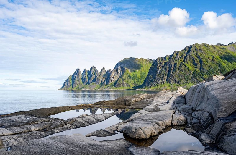 Tidal pools, rocky coast of Tungeneset, Devil's Teeth, Devil's Teeth, Okshornan, Ersfjorden, Senja Island, Troms, Norway, Europe