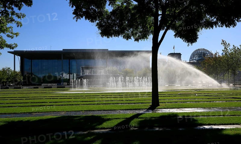 Federal Chancellery, Lawn sprinkler, Berlin, Federal Republic of Germany