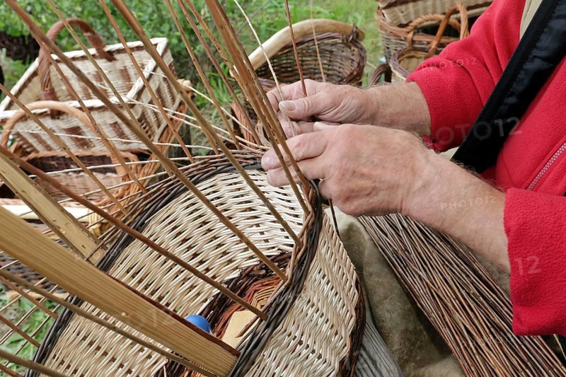 Basket maker