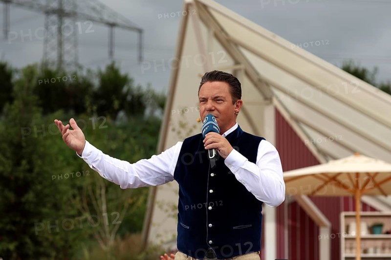 Stefan Mross (singer / presenter / entertainer) on the ARD TV programme Immer wieder sonntags, Rust, Germany / Germany