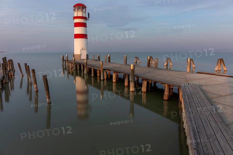 Leuchtturm im Morgenlicht, Langzeitbelichtung, Podersdorf am See, Neusiedlersee, Burgenland, Österreich