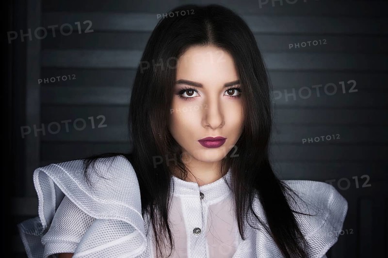 Portrait of a girl in the Studio, fashion, jewelry