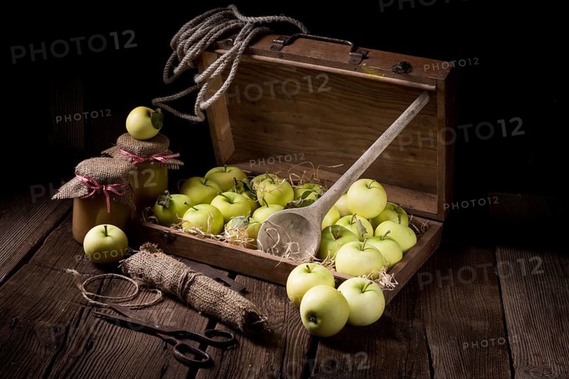 White transparent applesauce