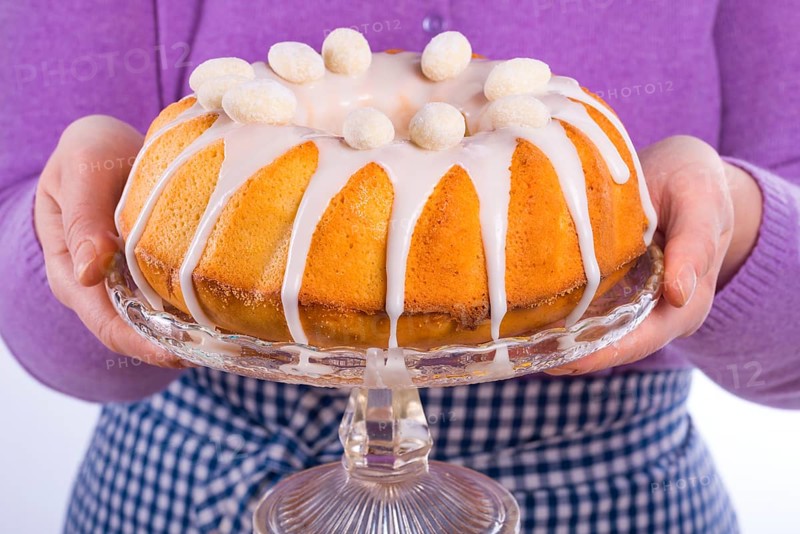 Cake glaze preparation