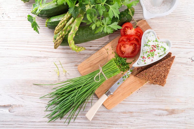 Have breakfast curd with chives