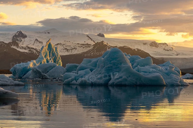 Evening at Jökulsarlon, south coast, Iceland, Europe